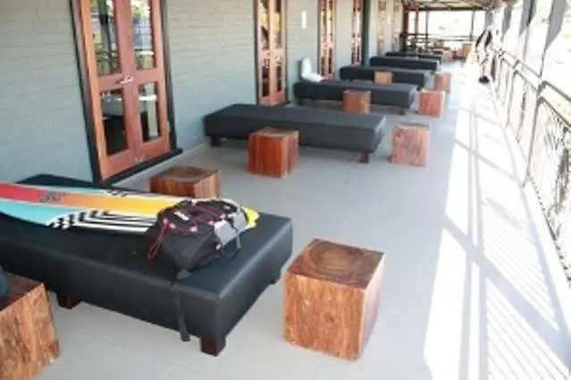 Coolangatta Sands Hotel 0*,