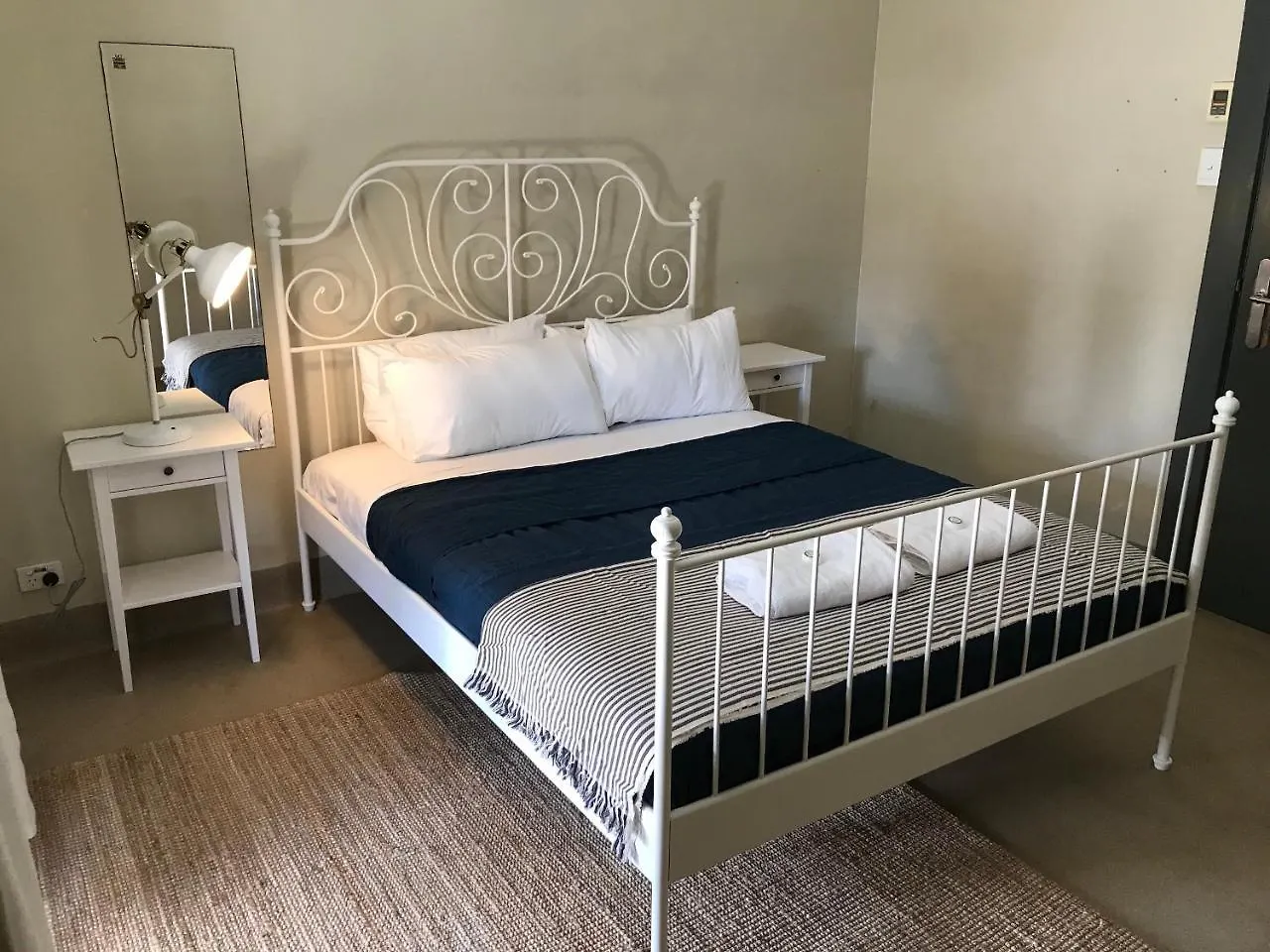 Hostel Coolangatta Sands Hotel