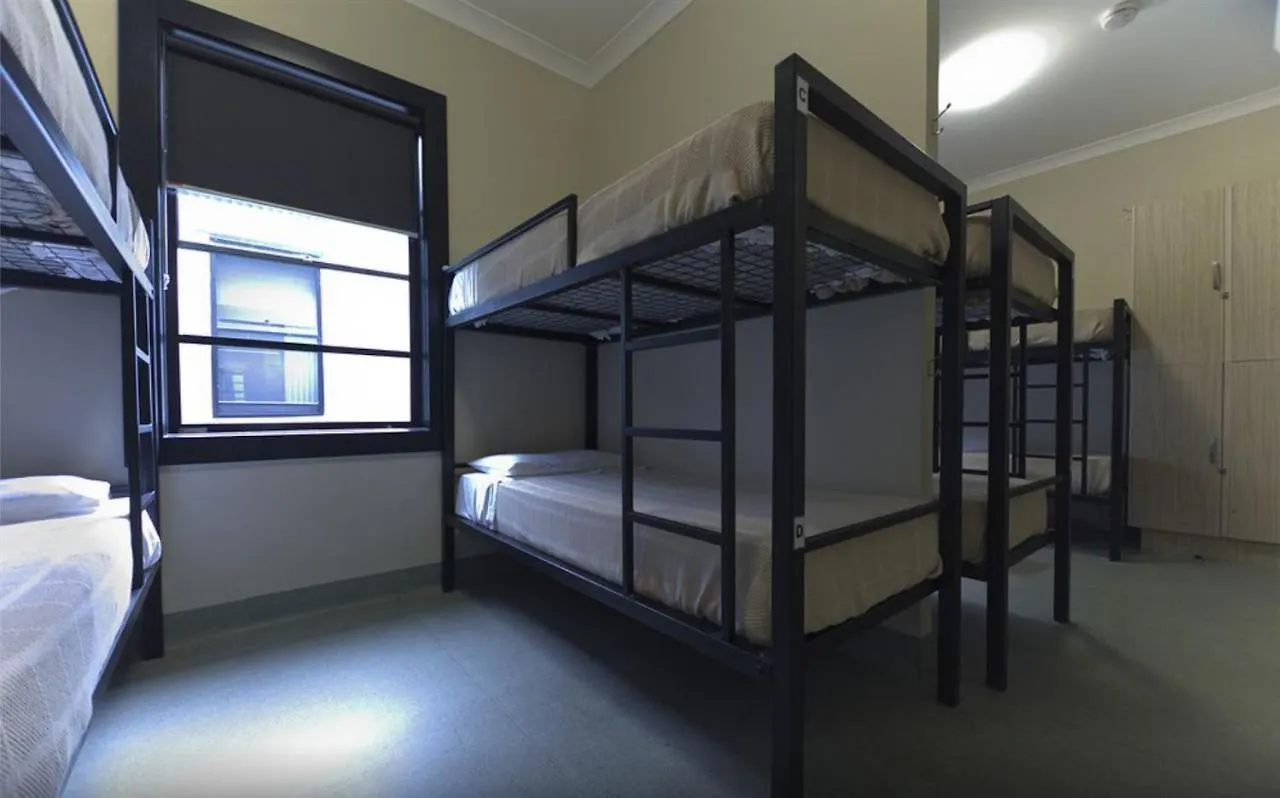 Coolangatta Sands Hotel 0*,