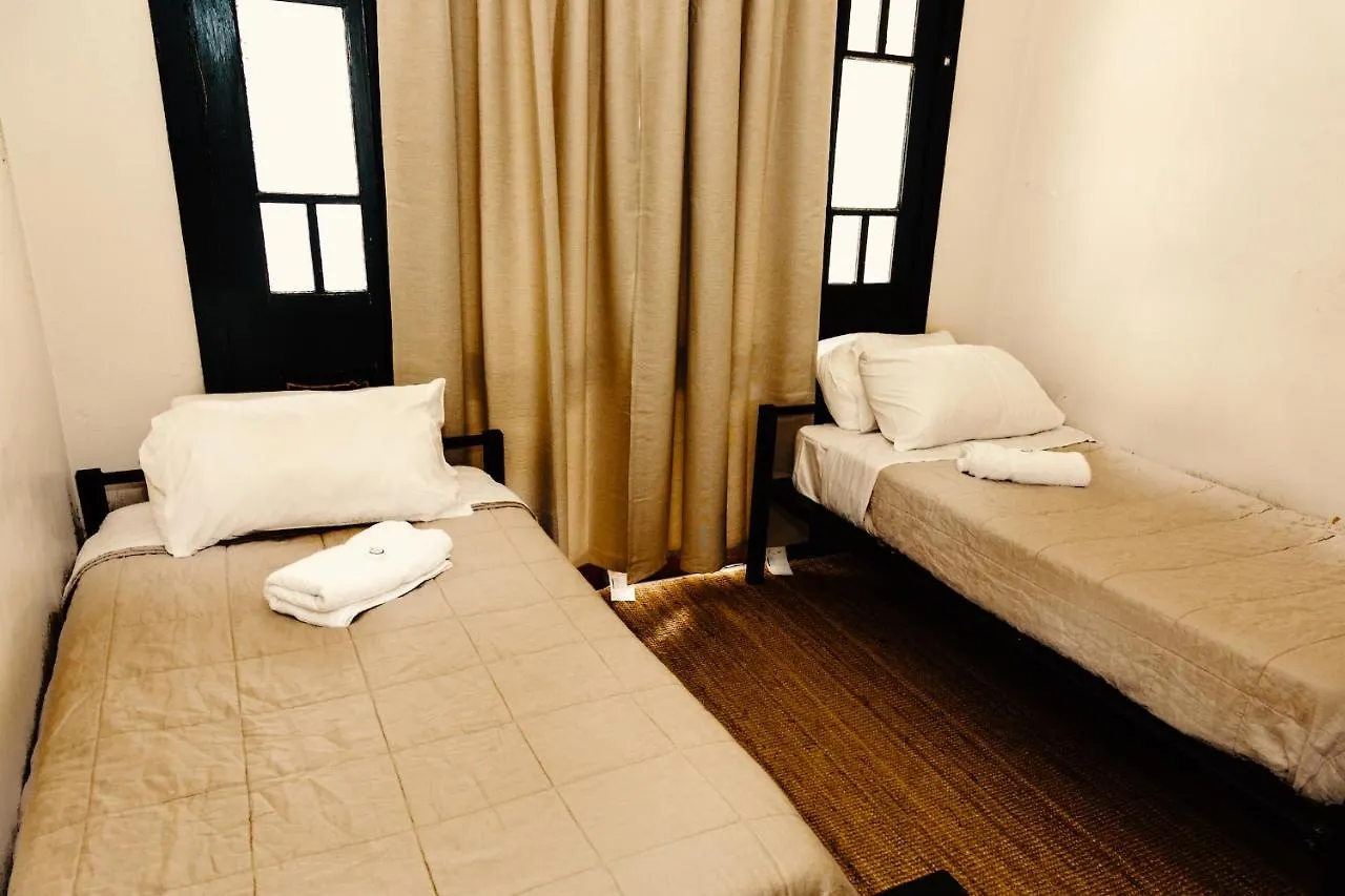 Coolangatta Sands Hotel 0*,