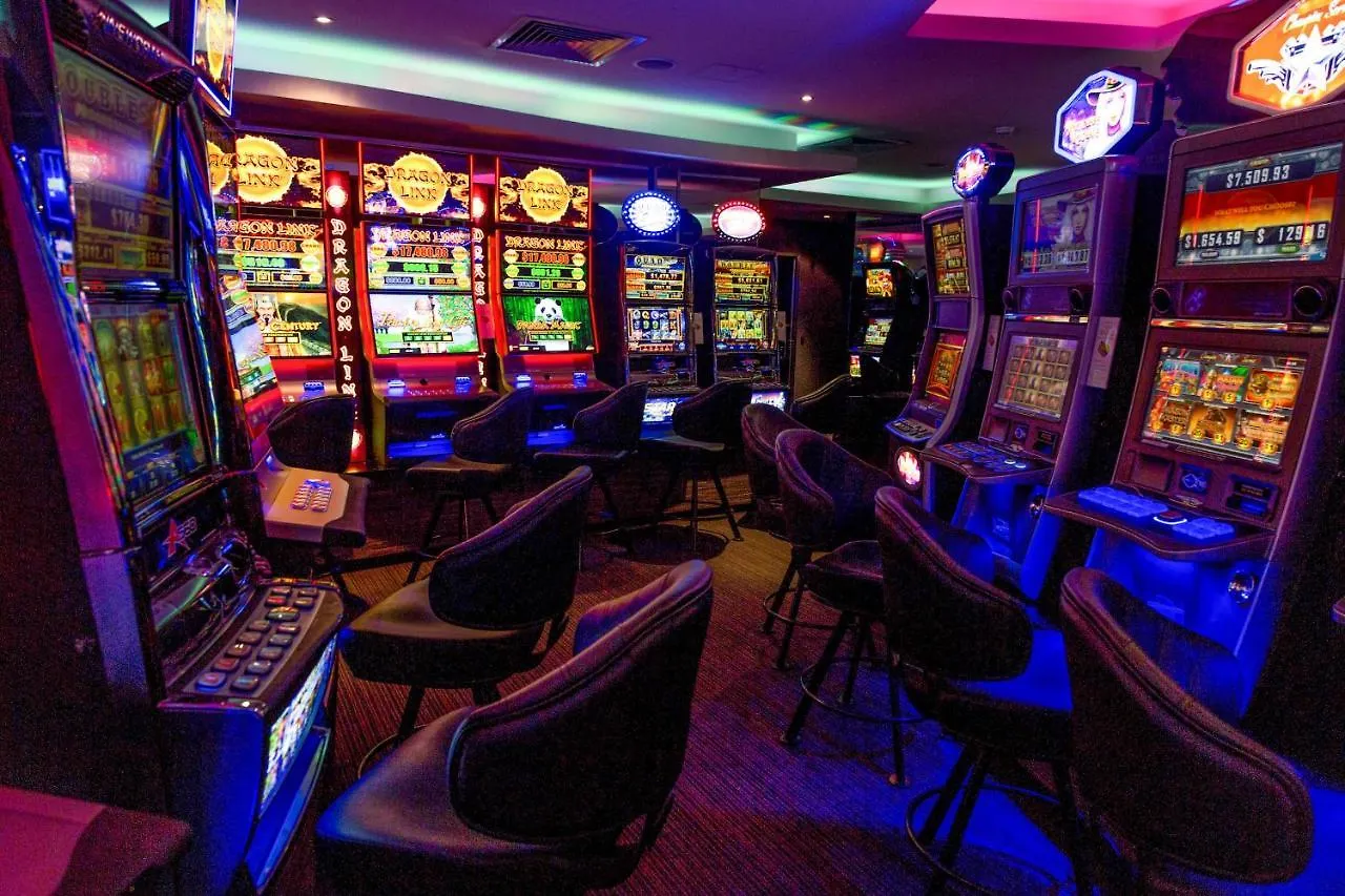 Coolangatta Sands Hotel 0*,