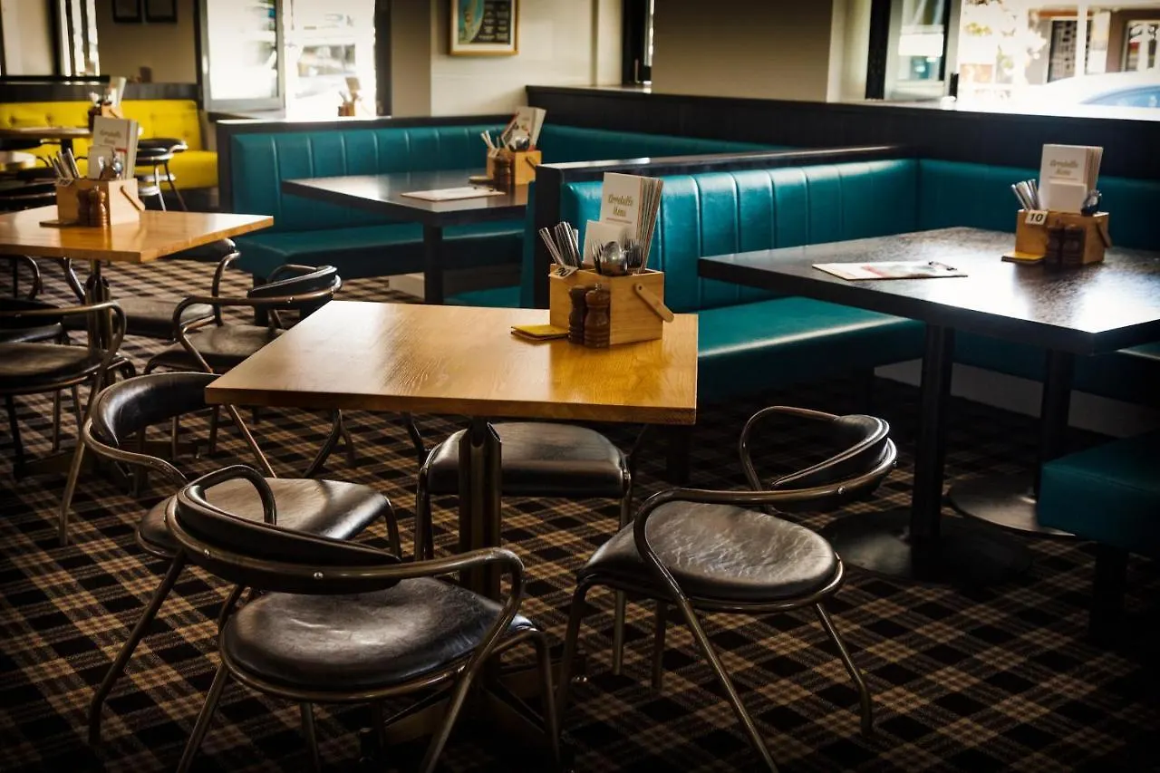 Hostel Coolangatta Sands Hotel